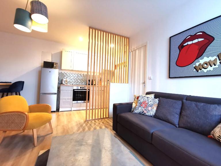 Happy Kool - centre ville + wifi + parking privé - B&B Blois