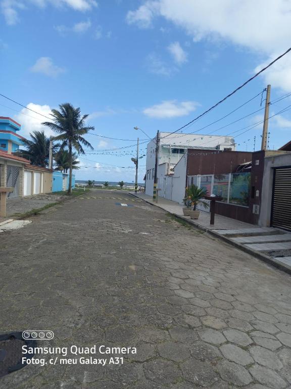 Casa pé na areia (50 mestros da praia) - B&B Peruíbe