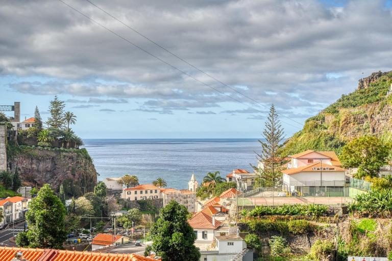 Lidia's Place, a Home in Madeira - Chambres d'hôtes Ponta do Sol