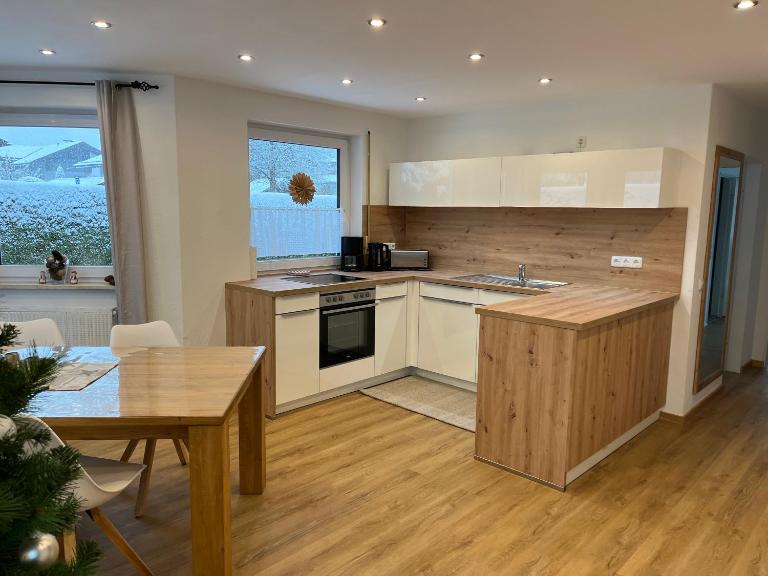 Maisonette Apartment DHH Zugspitzblick mit eigenem Garten - B&B Garmisch-Partenkirchen