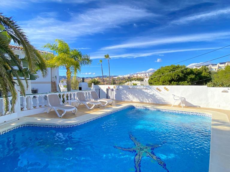 Villa Sandra Little Haven Apartment - Chambres d'hôtes Nerja