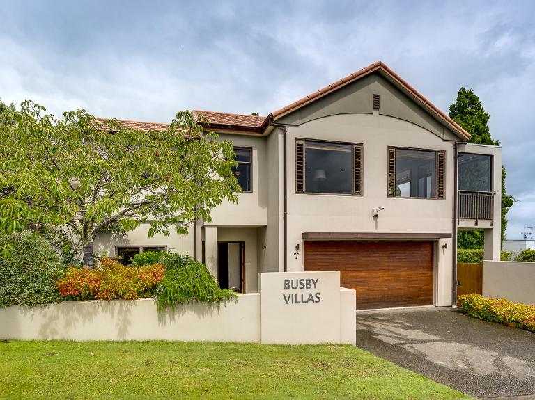 Busby Hill Villa - Havelock North Holiday Home - Bed and Breakfast Havelock North