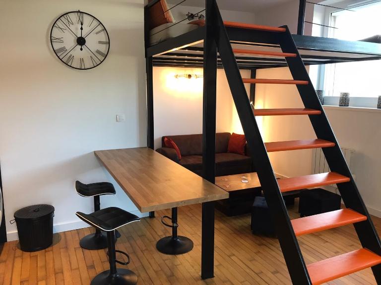 Studio - Mezzanine - Style loft industriel - B&B Brindas