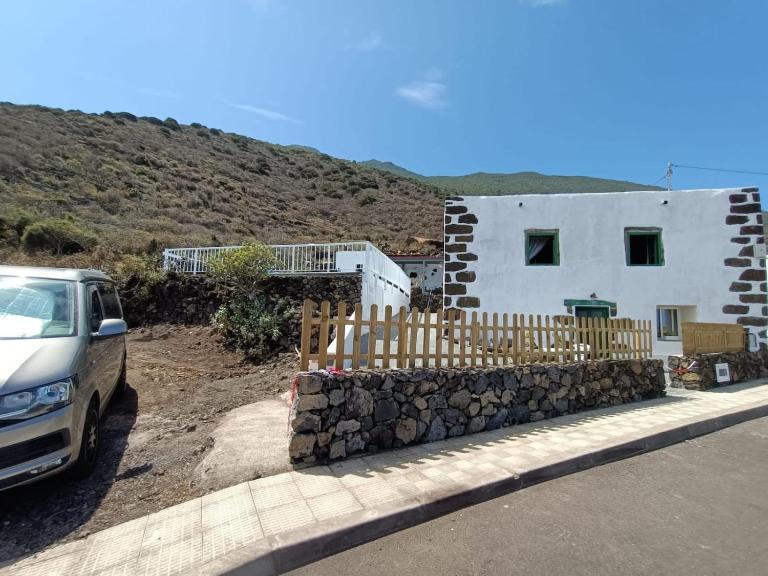 Casa Piruca - Bed and Breakfast Los Llanillos