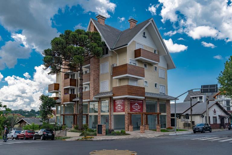 D, Henrique - B&B Canela