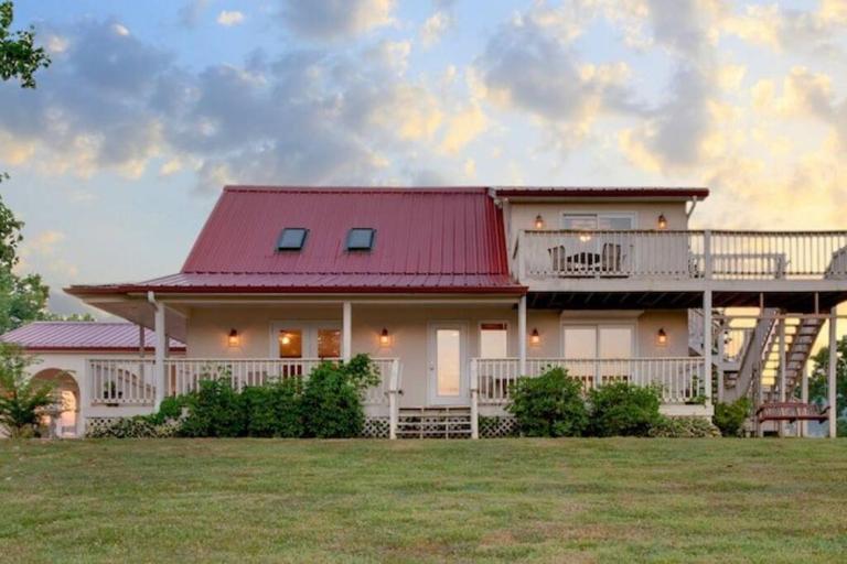 Little River Guest House at Tennessee RiverPlace - B&B Chattanooga