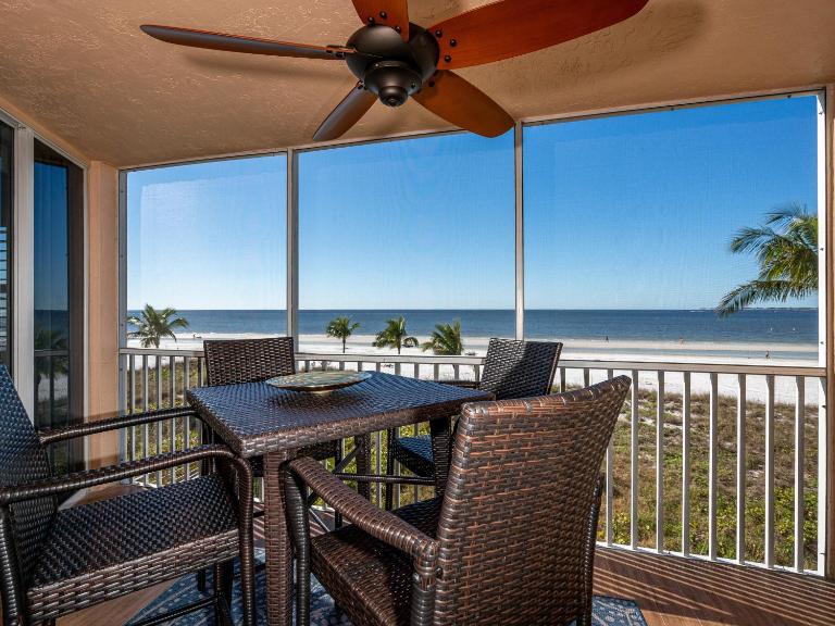 Welcome to Beach Villa's # 202 Vacation Rental - 250 Estero Blvd condo - B&B Fort Myers Beach
