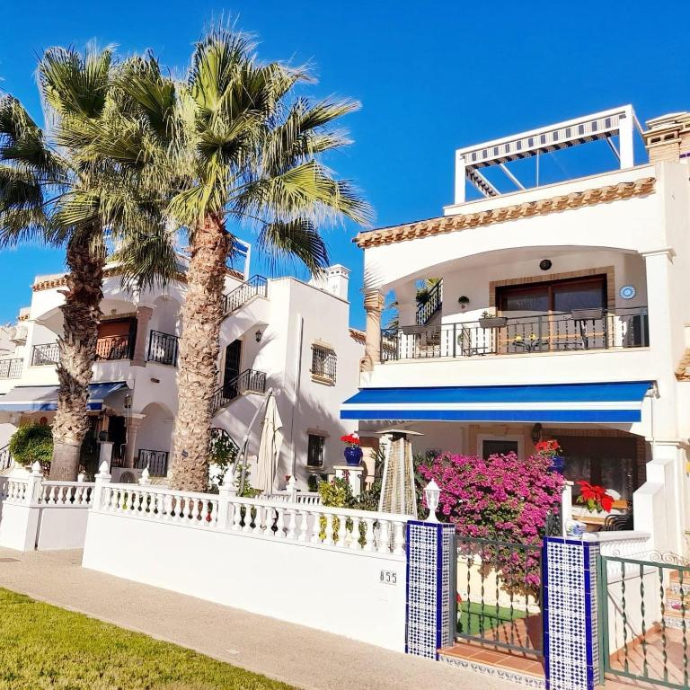 Pool View Apartment at Jumilla III - B&B Playa Flamenca