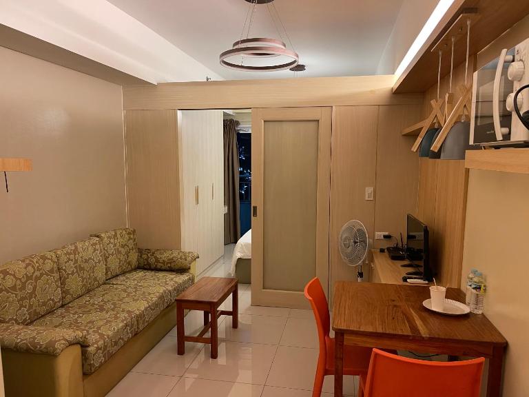 Netflix- Destina Stays at Jazz Residences Makati, MetroManila - B&B Manila