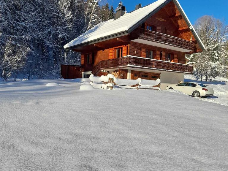 Chalet calme à Abondance, 4 chambres, cheminée - FR-1-692-21 - B&B Abondance