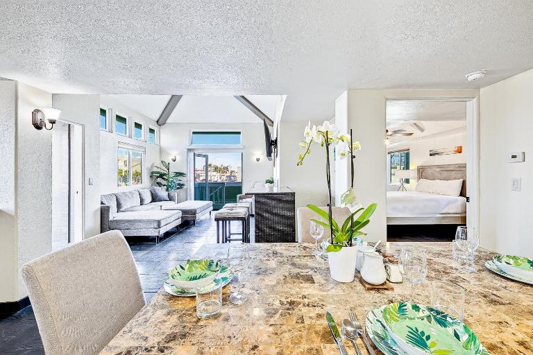 Great Balboa Penninsula Home II - B&B Newport Beach