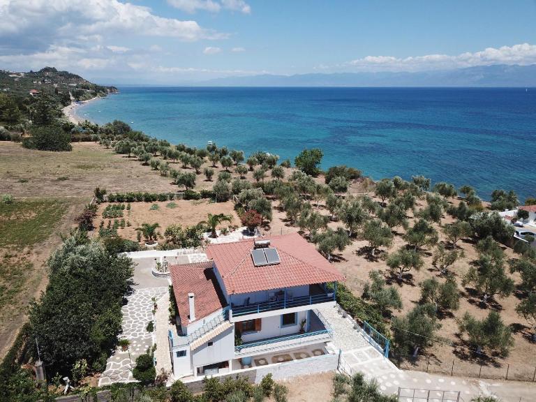 Akrojali - Bed and Breakfast Kompi