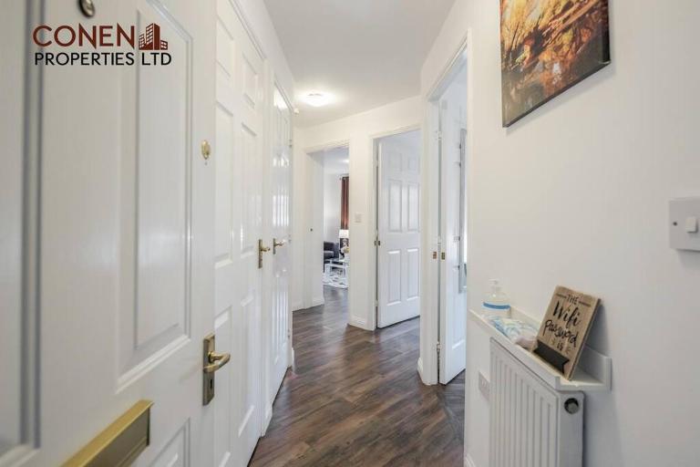 CONEN Chafford Three Apartment - Chambres d'hôtes West Thurrock