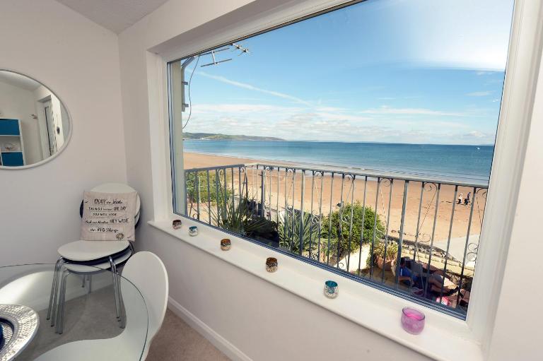 Gone to the Beach - Sea Views Direct Beach Access - Ferienwohnung Saundersfoot