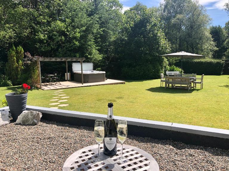 Distant Hills Guest House - Bed and Breakfast Spean Bridge