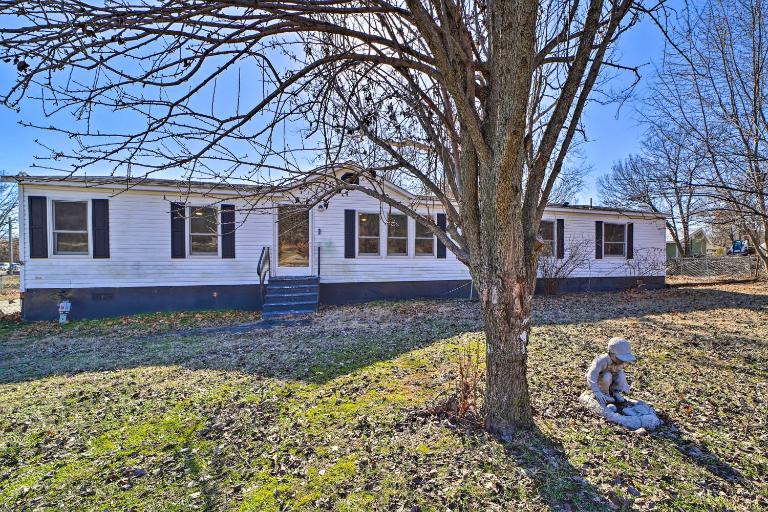 Family-Friendly Bernice Home: 2 Mi to Lake & Park! - B&B Bernice