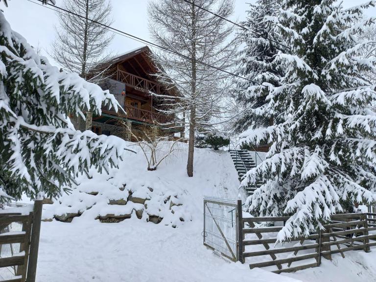 Cabana Aura Campulung Moldovenesc - B&B Campulung Moldovenesc