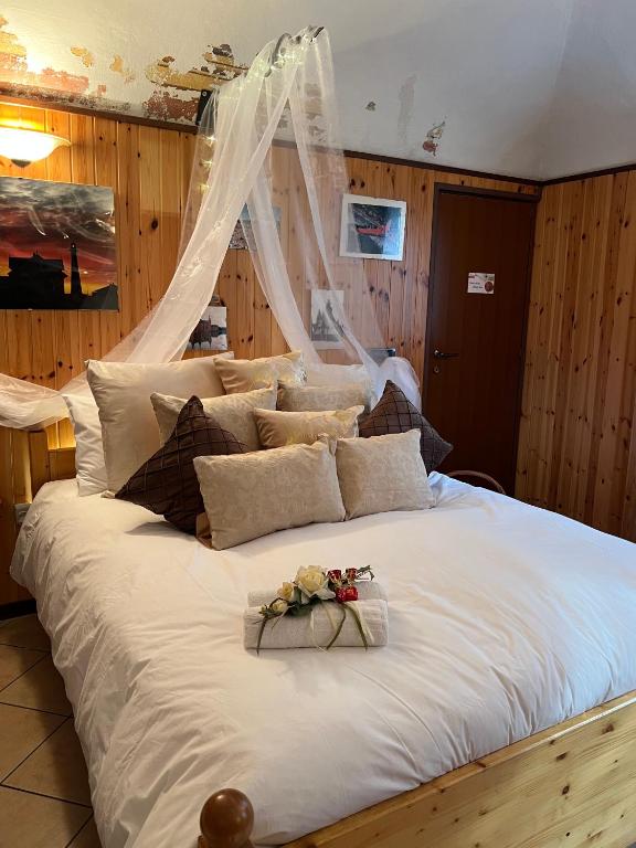 Dormi nella SPA privata con letto ad acqua, sauna, doccia emozionale e kneipp - B&B Alessandria