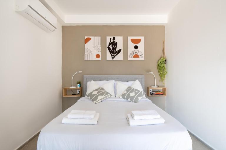 Haifa PORT Patio Apartment 2 BDRM - B&B Haifa