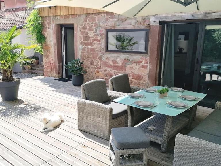 Du côté de chez Pam - terrasse - piscine - parking privée - B&B Beblenheim