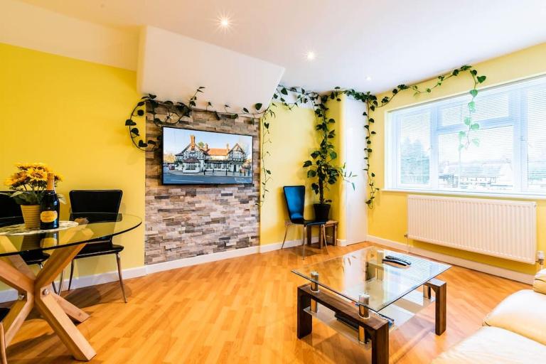 Comfy Apartment 16 Easy access to Central London - B&B Tadworth
