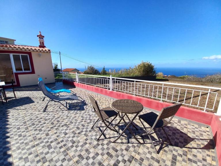Casa Abreu Gouveia in Ponta do Pargo - B&B Calheta