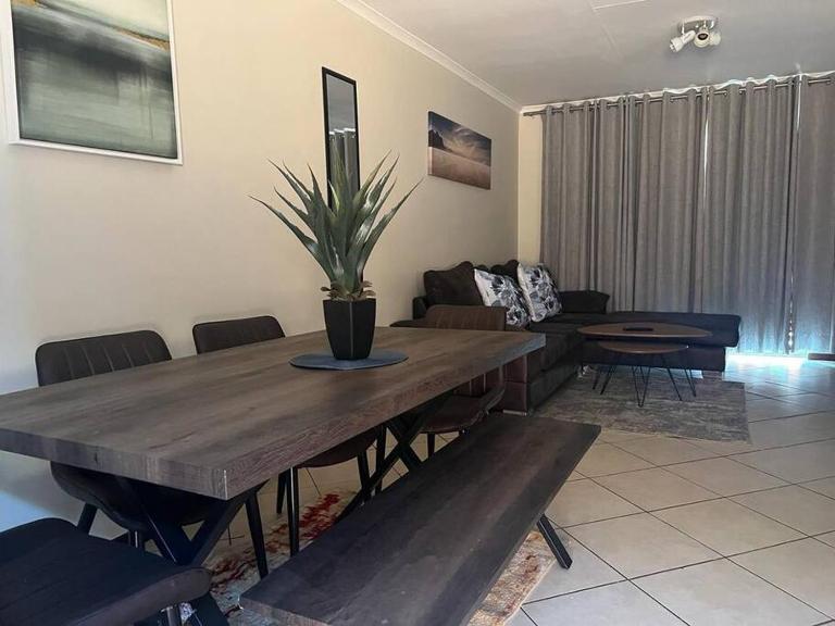 Centurion: Chilled Townhouse - B&B Centurion