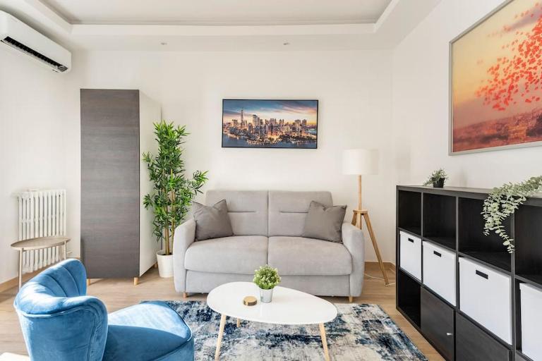 Renovated Apartment Near the Beach - Bed and Breakfast Nice