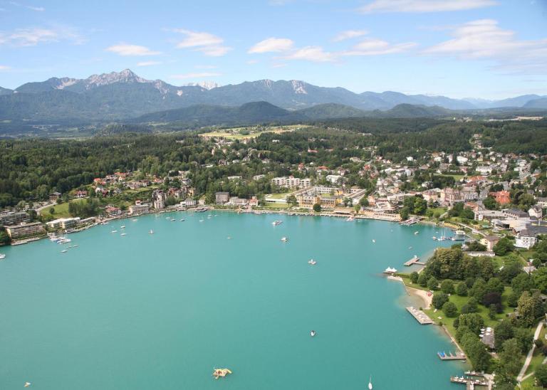 Lakeside Apartment - Velden - B&B Velden am Wörther See