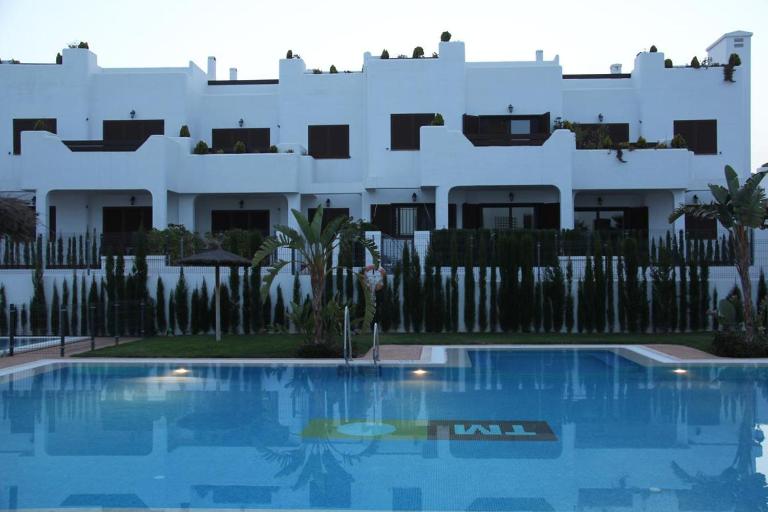 2 Room Sleeps 4 Parking 4 Pools Sea 1st Line - B&B San Juan de los Terreros
