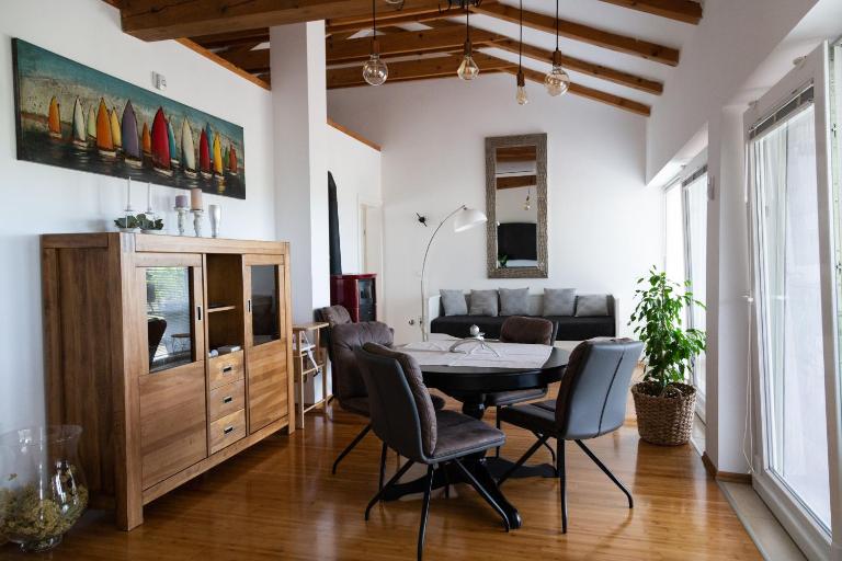 Officinalis - Family Vacation House - B&B Brzac