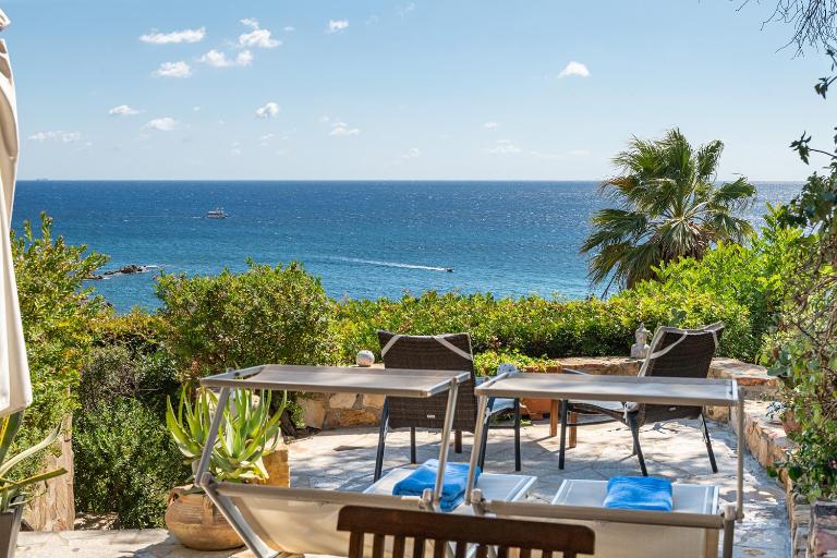 Domus Luna Apartment with sea view Villasimius - Bed and Breakfast Villasimius