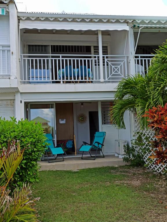 Ti Kaz a Loulou Appartement Triplex 50 m2 - B&B Saint-François
