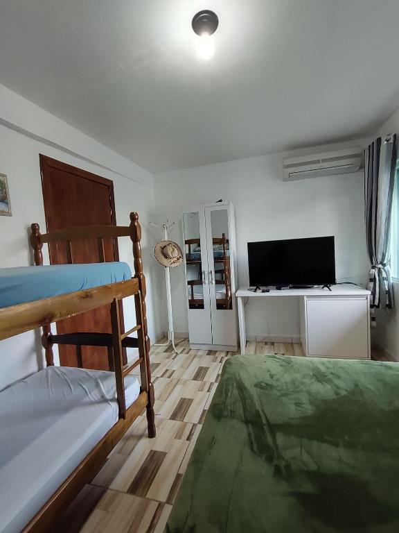 Pequeno apartamento em chacara próximo às praias com internet - B&B São Francisco do Sul