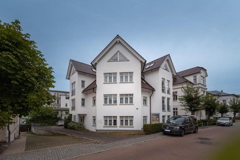 Schloss Hohenzollern - Appartement 07 - Bed and Breakfast Ahlbeck