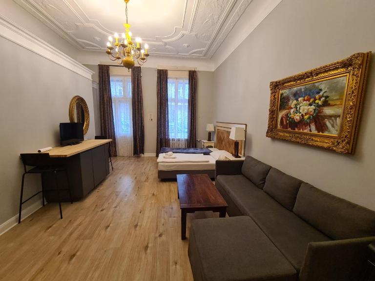 Apartments-Maison Am Olivaer Platz - B&B Berlino