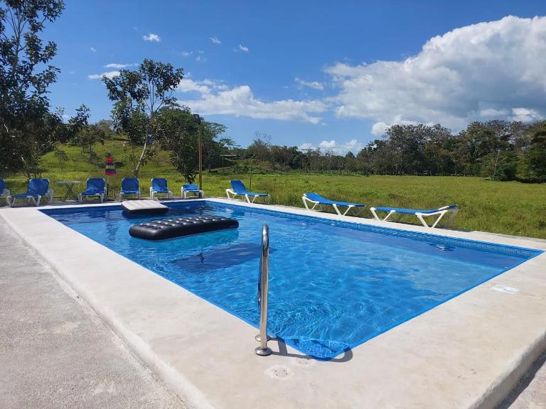 Residencia las brisas Griegas - B&B Quepos
