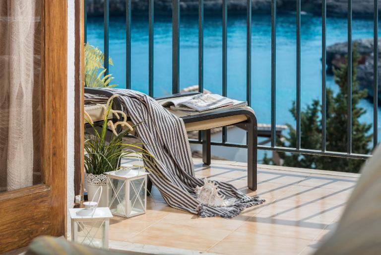 APARTMENT HARMONIA, Playa 300m by SM Holiday Properties - B&B Portocolom