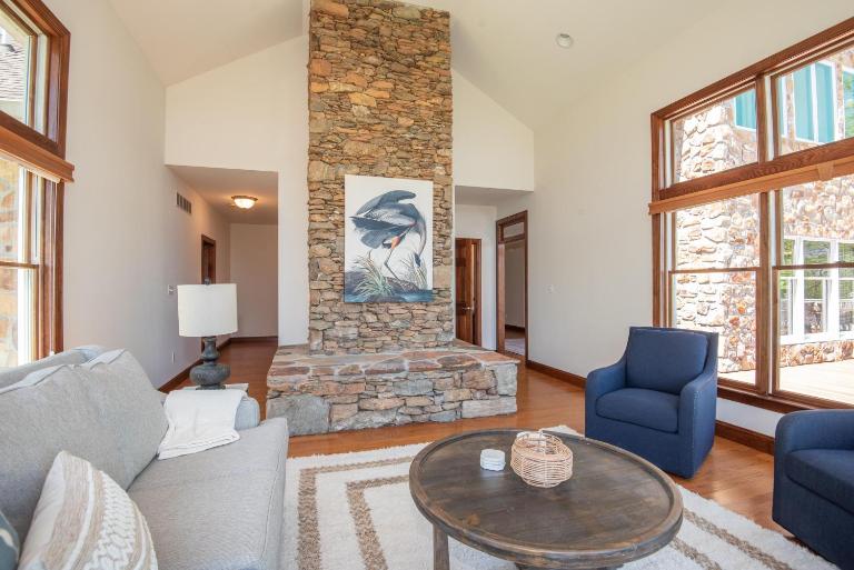 River Haven with Hot Tub - Bed and Breakfast Delta
