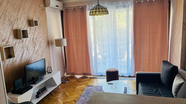 Majdini Clock Tower Apartman - Ferienwohnung Podgorica