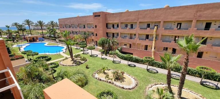 Apartamentos Paraiso de Vera Playa, Ed Tahiti, bajo G a pie de la playa, vistas piscina - B&B Vera