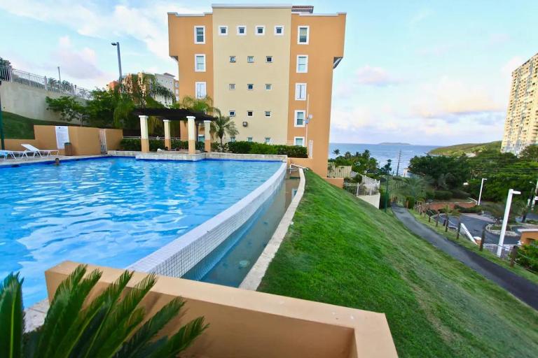 Ocean & Marina Views 3 Bedroom 2 Bathroom Luxury Condo - Ferienwohnung Fajardo