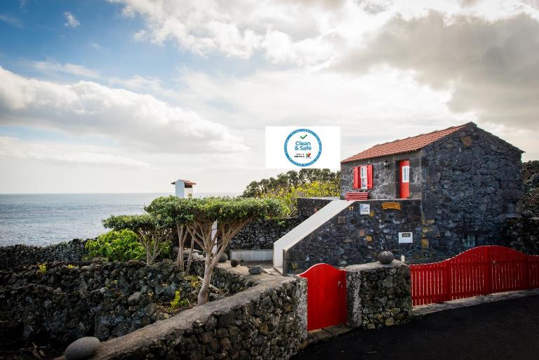 Adega Velha - B&B Calheta de Nesquim