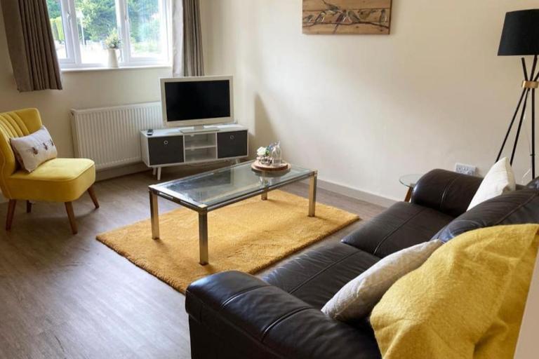 Delightful 2 bedroom house between Bristol & Bath - B&B Warmley