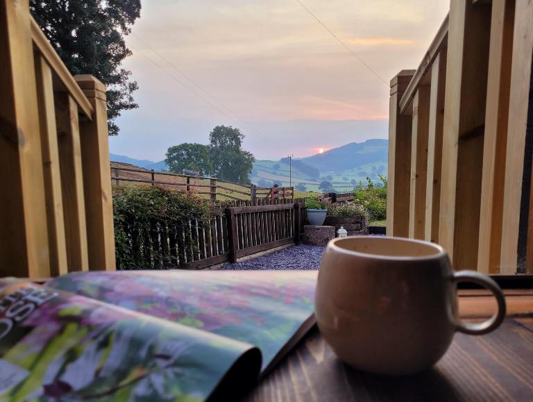 Kettle Tree Cabin - Bed and Breakfast Welshpool