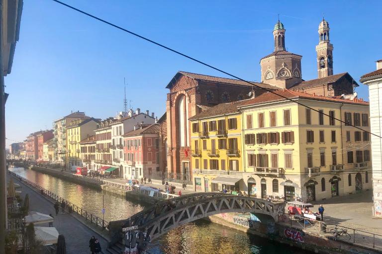 Canal View Historical Apartment - Chambres d'hôtes Milan