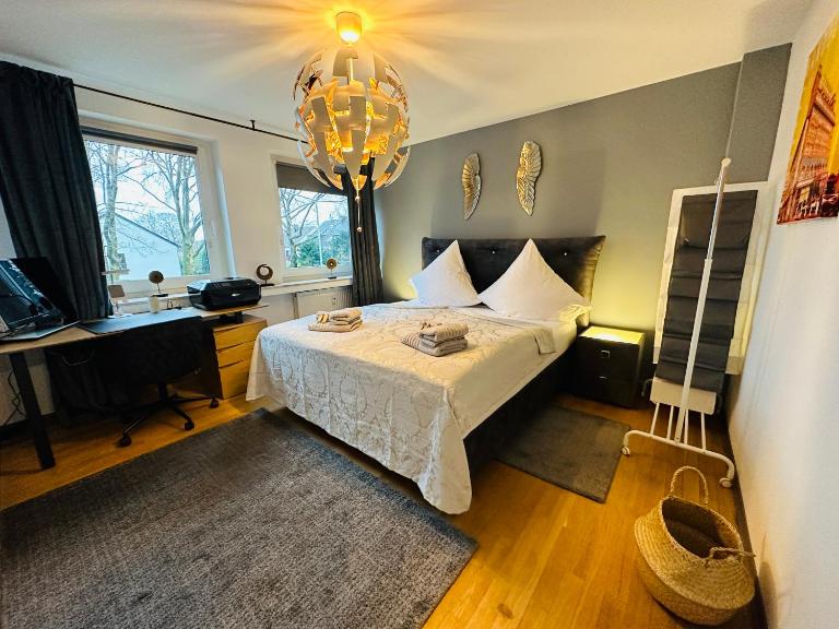 stilvoll-mit Balkon- zentral - Netflix-Nespresso - Bed and Breakfast Essen