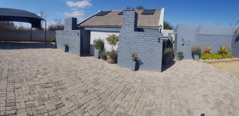 Sheilas Self-Catering Overnight Accommodation - B&B Polokwane