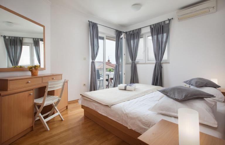 City center Apartments Kuzmanić - B&B Makarska