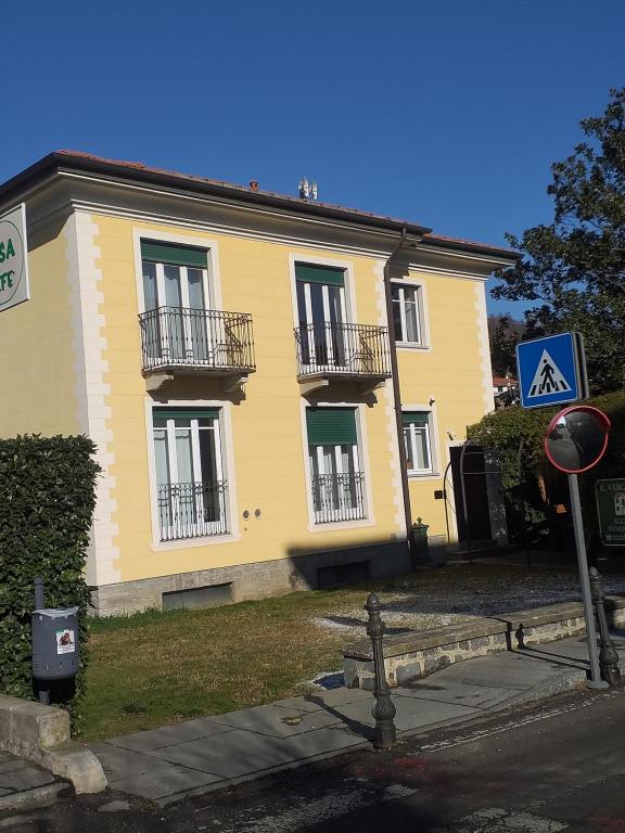 Casa Patrone appartamento Luigi - Ferienwohnung Nebbiuno